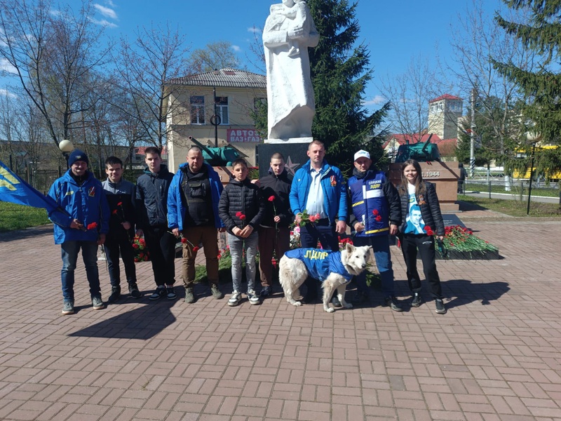 Ленинградские партийцы приняли участие в торжественных митингах 