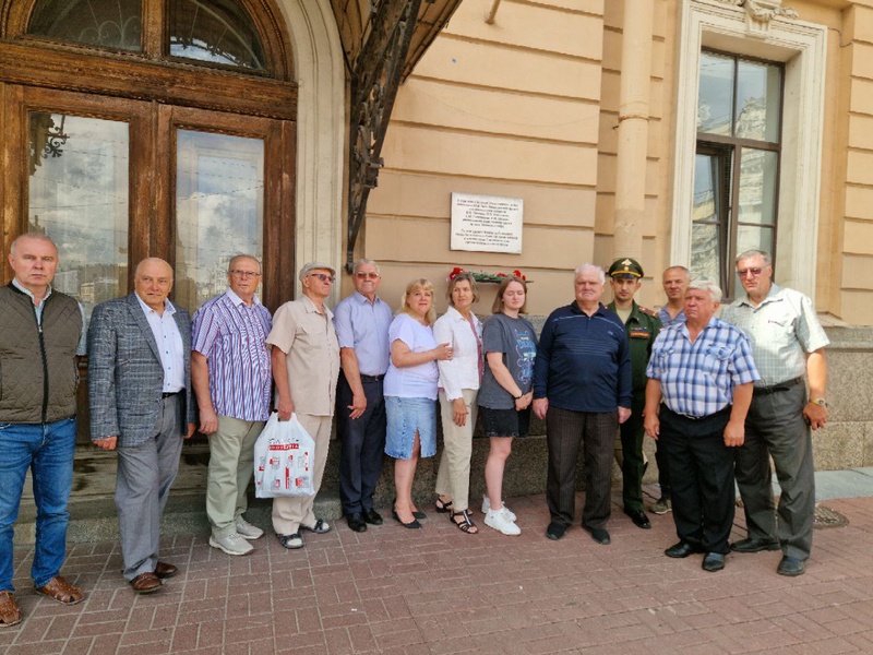 Ленинградские партийцы приняли участие в митинге, посвященном Дню Тыла ВС РФ