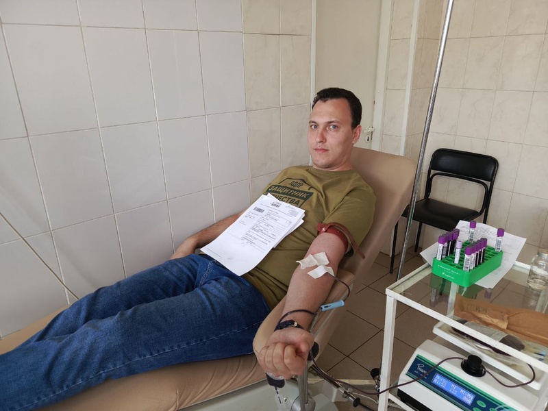 Липецкие партийцы сдали кровь в преддверии Дня донора