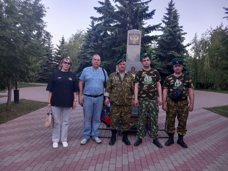 В День ветеранов боевых действий липецкие партийцы возложили цветы к мемориалу павшим воинам