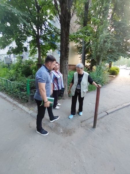 Активисты ЛДПР помогают решать проблемы благоустройства