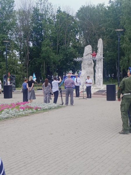 Липецкие партийцы приняли участие в открытии памятника «Всем Военным морякам»