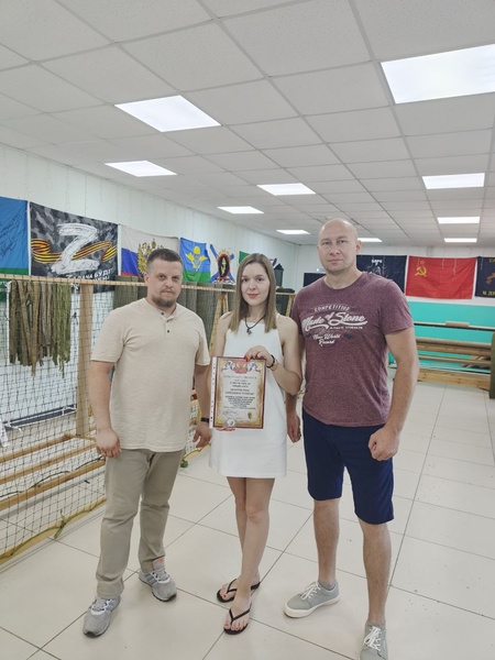 Липецкие партийцы поблагодарили мастериц за помощь бойцам СВО