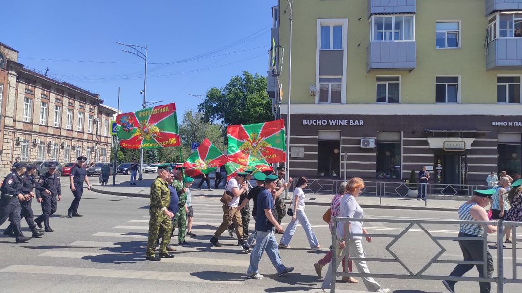 Липецкие партийцы отмечают День пограничника