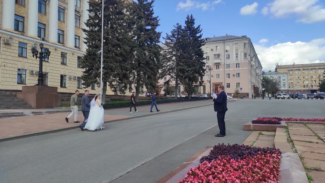 Анатолий Емельянов выразил протест региональной власти, которая мешает депутатской работе