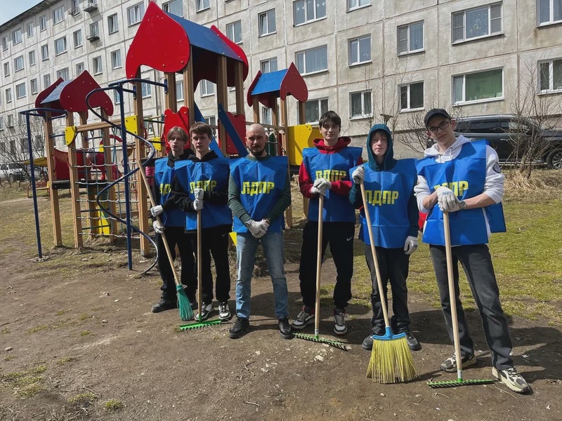 Активисты ЛДПР  на страже чистоты и порядка