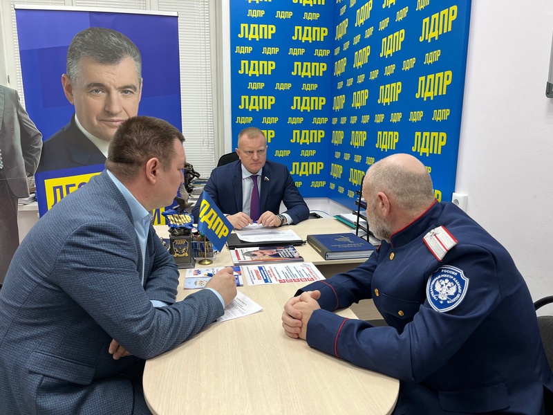 Иван Сухарев провел личный приём граждан в Йошкар-Оле