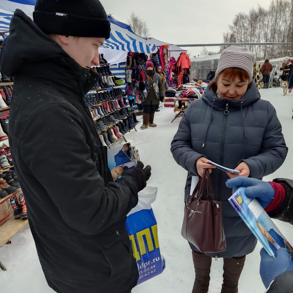 Активисты ЛДПР посетили Новоторъяльский район