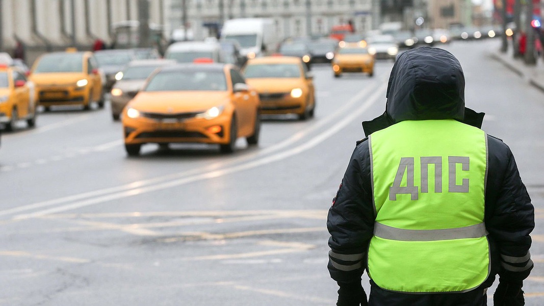 Для агрегаторов такси устанавливается ответственность за передачу заказов водителям-нелегалам