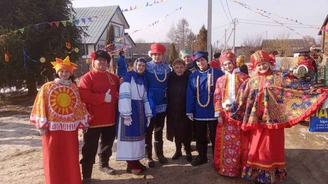 Депутаты ЛДПР поздравили жителей с началом весны и Масленицей