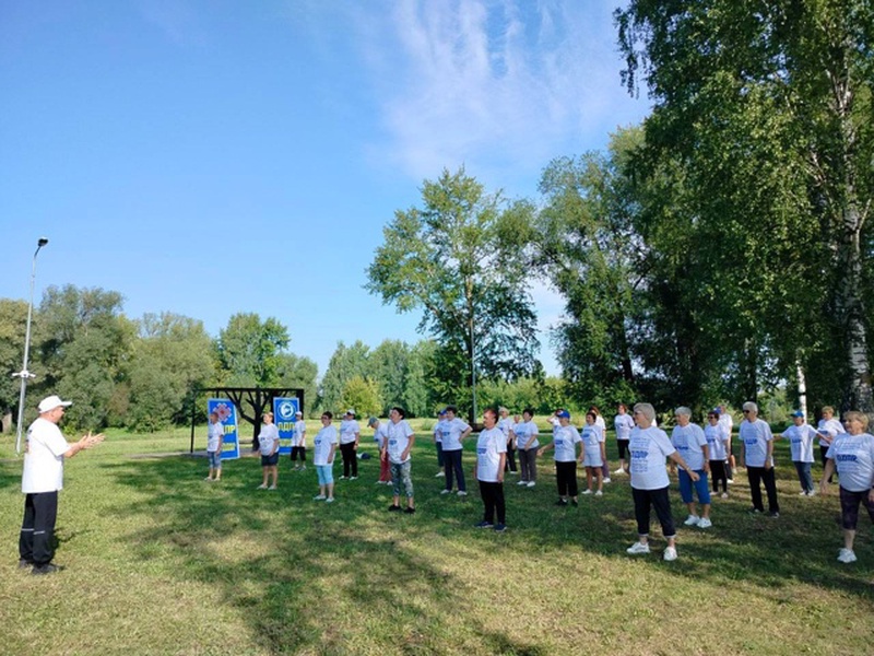 Семейная зарядка в Экопарке: Спорт, здоровье и позитив с ЛДПР!