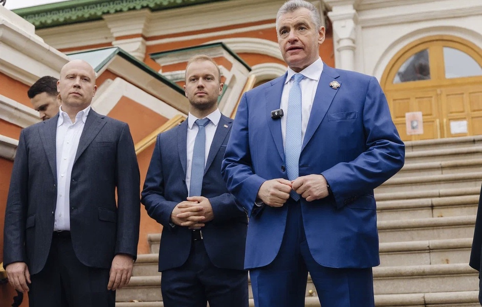 ЛДПР отправила очередную партию автомобилей и техники в зону СВО