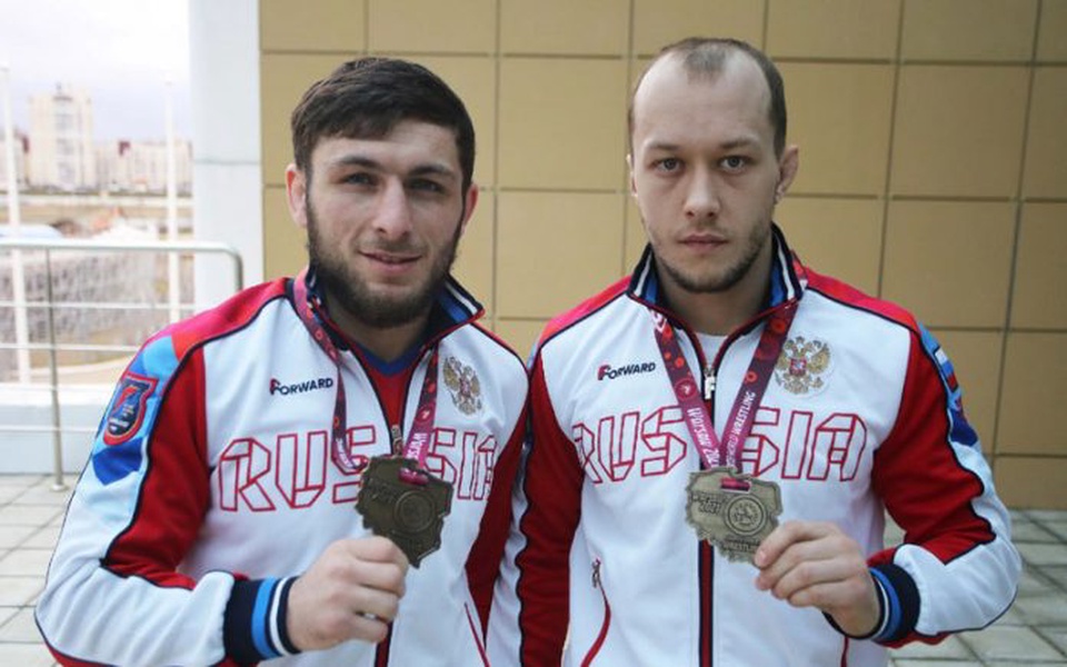 Мордовские борцы Емелин и Локьяев пробились в финал чемпионата России