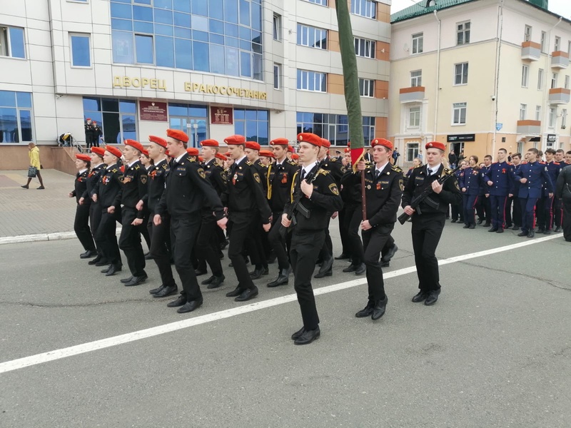 Депутат ЛДПР вместе с кадетами принял участие в подготовке к военному параду 