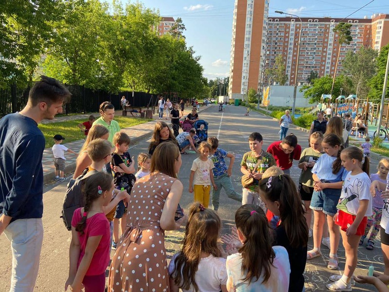 Московские партийцы продолжают развивать досуг и образование детей