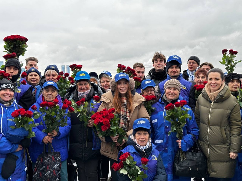 24 ноября - один из самых добрых и трогательных праздников – День матери