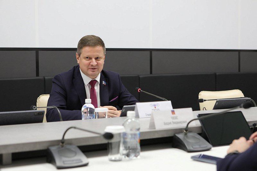 В Думе прошла рабочая встреча Станислава Гонтаря и Губернатора области