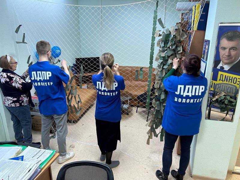 Волонтеры ЛДПР в НАО поддерживают защитников Отечества