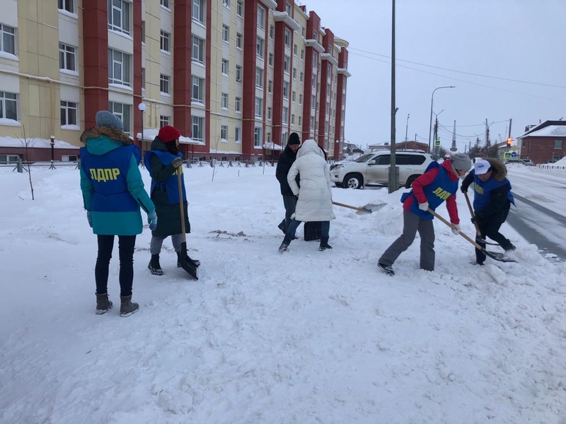 ЛДПР помогла коммунальщикам из Нарьян-Мара в борьбе со снегом