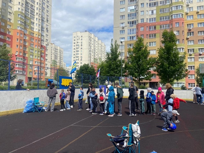В День молодёжи активисты ЛДПР организовали праздник в ЖК «Цветы»