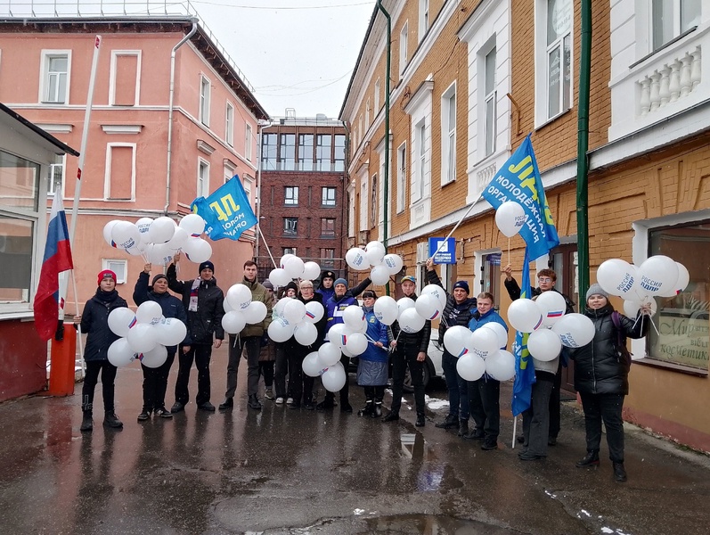 Представители ЛДПР поздравили жителей Нижнего Новгорода с Днём народного единства