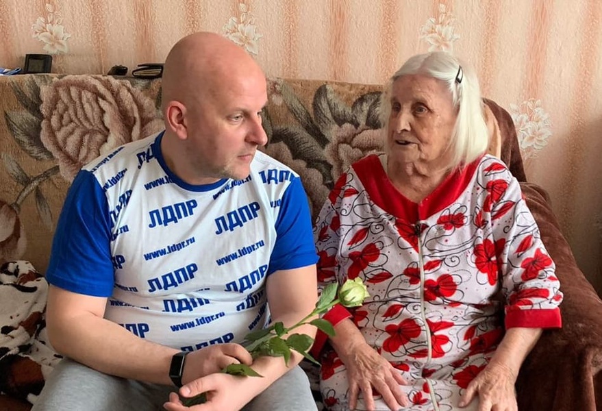 Депутат ЛДПР Илья Соболев встретился с ветераном