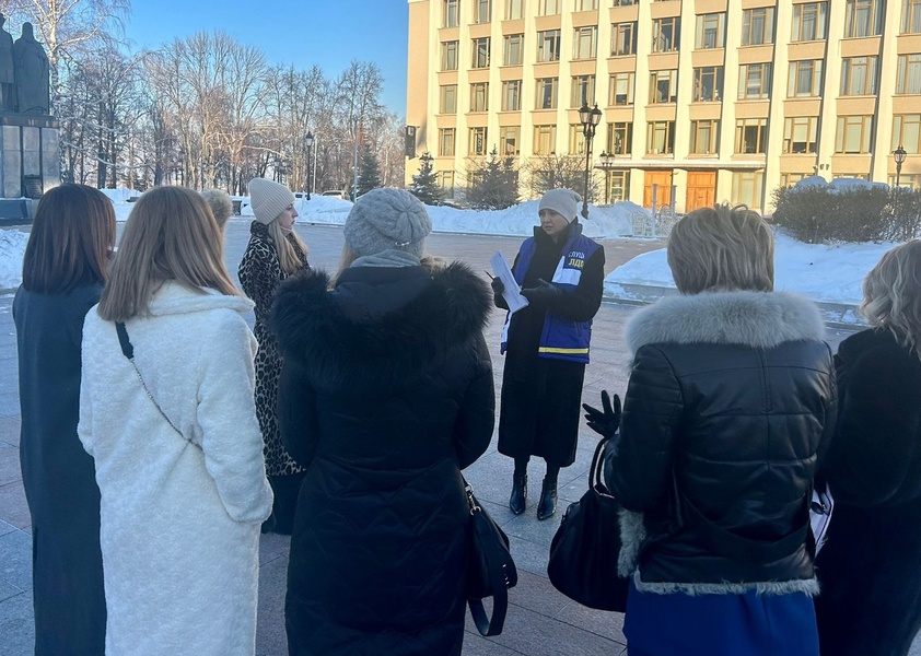 Доверенное лицо Леонида Слуцкого Ирина Молькова провела встречу с женским клубом Нижнего Новгорода