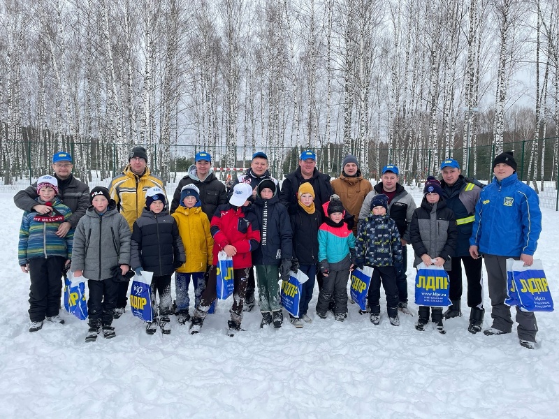 Благодаря ЛДПР семьи Нижегородской области проверили свои силы на футбольном поле