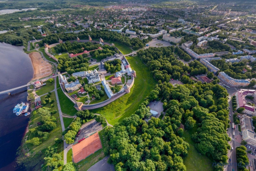 Парки великого новгорода фото Парки Великого Новгорода закупили новую технику для уборки