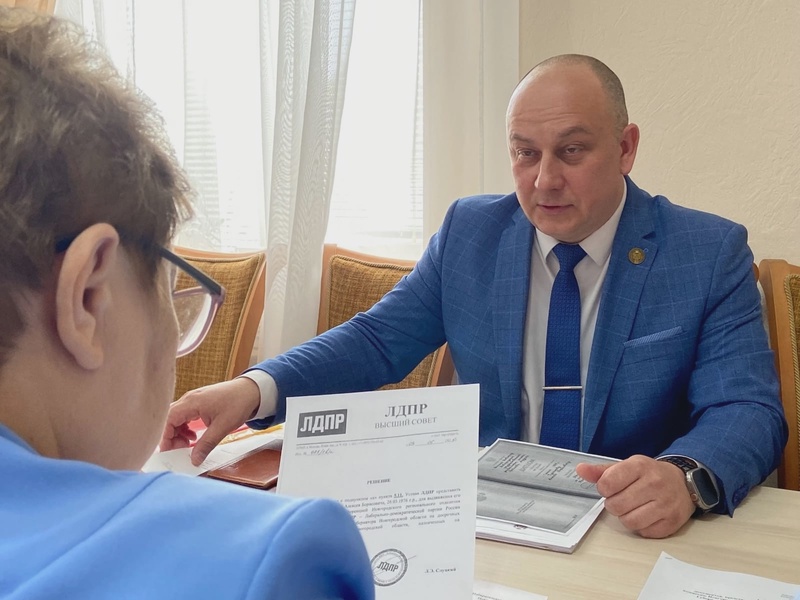 Алексей Чурсинов сдал документы для участия в выборах губернатора Новгородской области