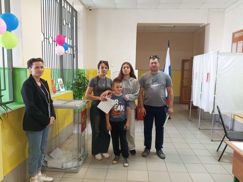 До окончания второго дня голосования остаётся менее трёх часов