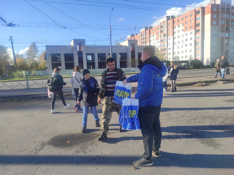 Активисты молодёжной организации продолжают свою деятельность