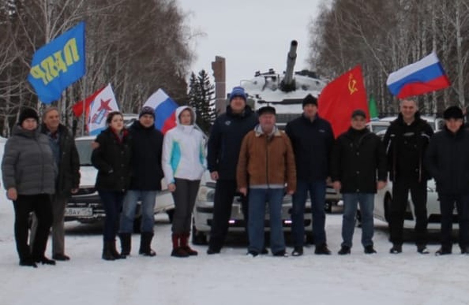 В Бердске при поддержке ЛДПР состоялся автопробег в поддержку Русской Армии