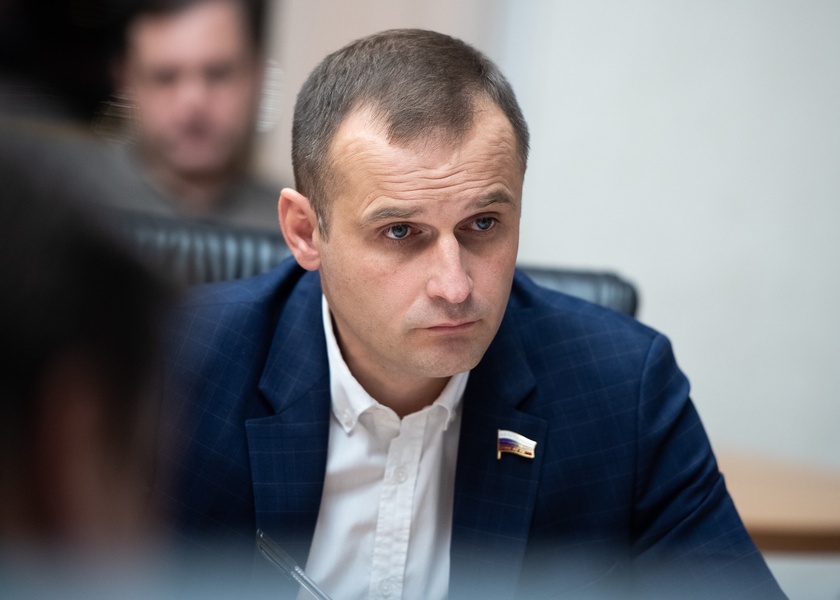Депутат Леонов назвал бессмысленной идею ограничить продажу алкоголя на время СВО