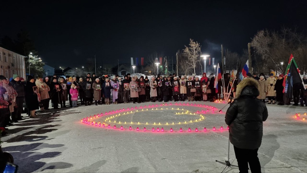 Депутат Максим Щепинов посетил митинг-концерт, посвященный третьей годовщине СВО в Соль-Илецке