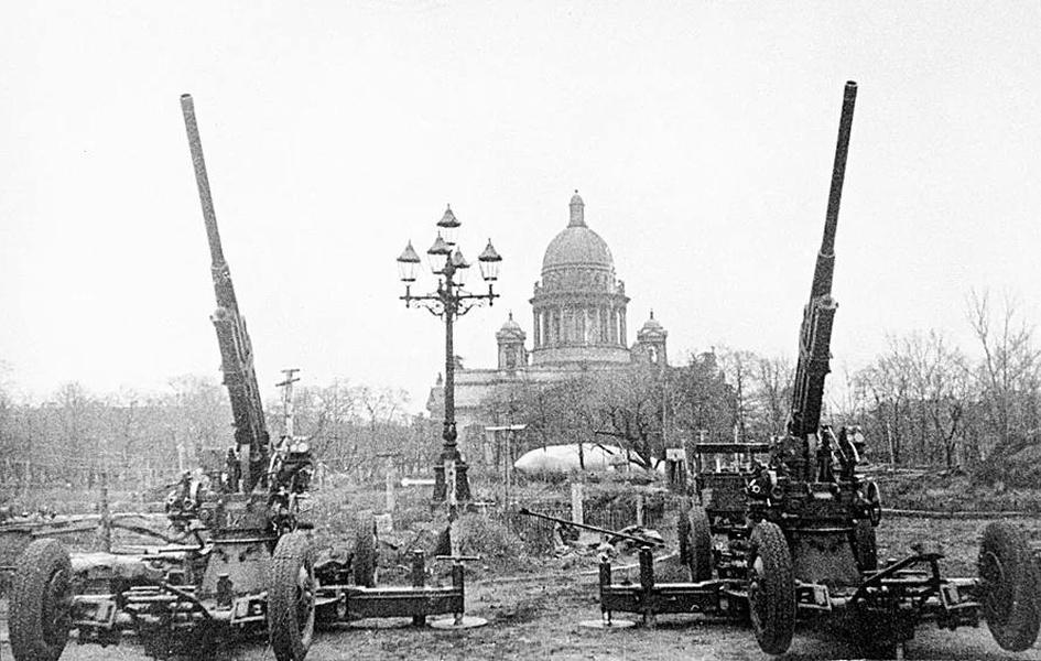 81 год снятию блокады Ленинграда и 80 лет освобождению Освенцима