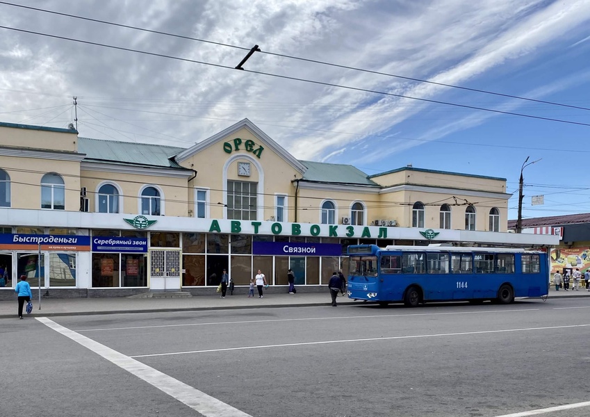 В Орловской области водитель угрожал высадить подростка