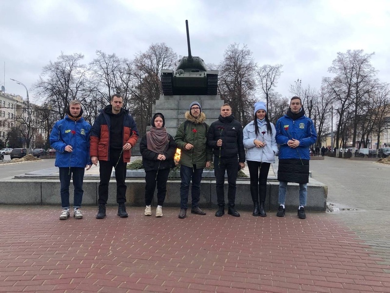 Молодёжь ЛДПР почтила память героев блокадного Ленинграда