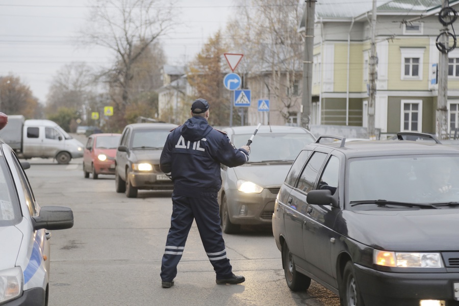 ЛДПР защитит автомобилистов