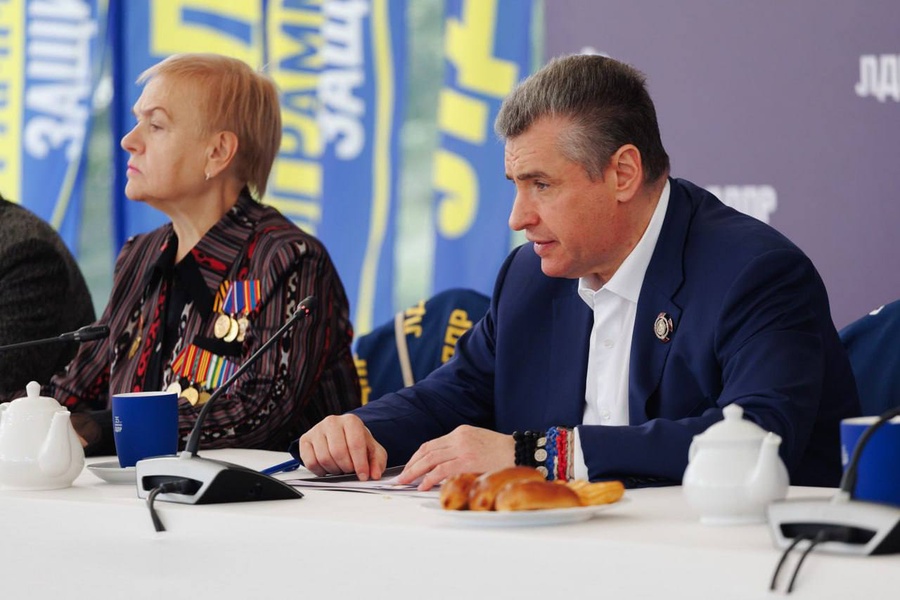 ЛДПР защищает всех людей труда!