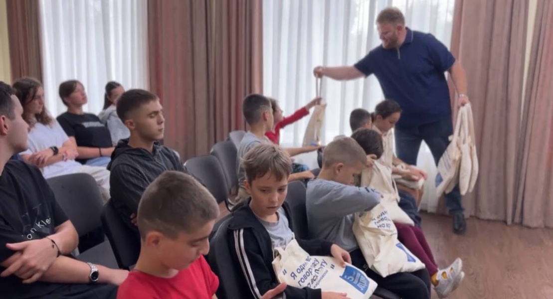 ЛДПР поздравила воспитанников детского дома «Хуры тын» с началом учебного года
