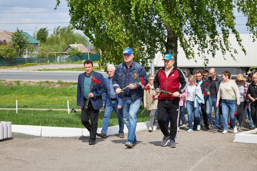 Депутат ЛДПР Павел Куликов принял участие в благоустройстве мемориала в пензенском селе Кижеватово