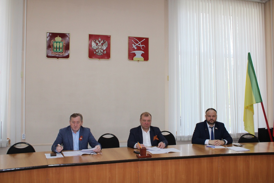 Депутат ЛДПР Александр Васильев принял участие в заседании Собрания представителей города Кузнецка