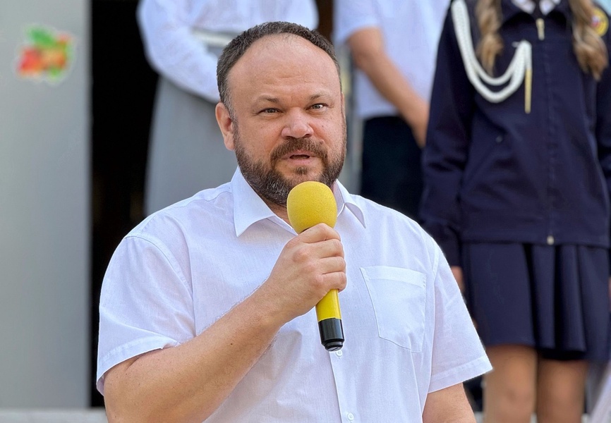 Депутат ЛДПР Александр Васильев поздравил школьников Кузнецка с Днём знаний