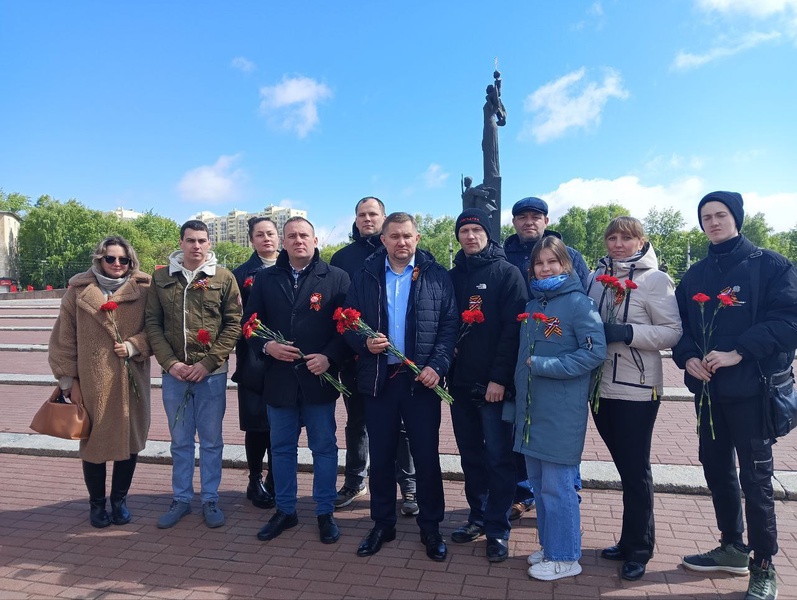 В Пензе активисты ЛДПР приняли участие в памятных мероприятиях в День Победы