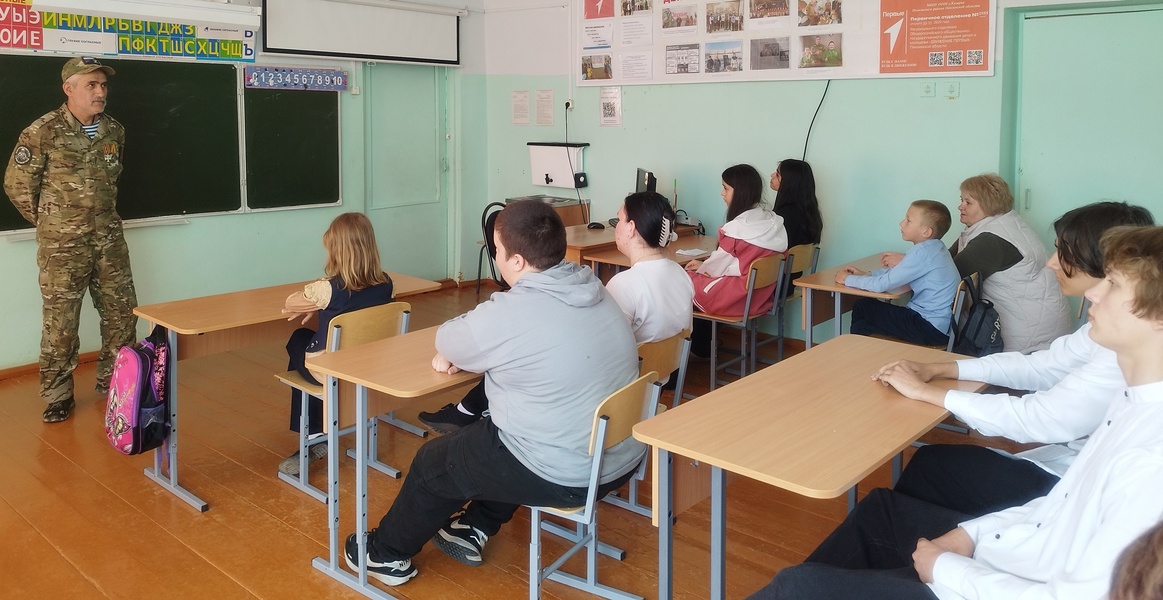 Активист ЛДПР Ахад Саруханян провёл урок мужества в школе села Казарка Пензенской области