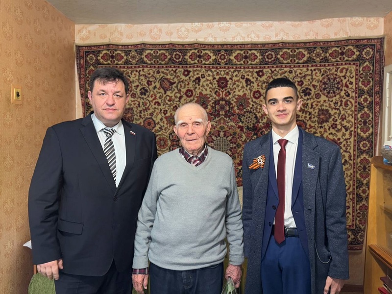 Депутат ЛДПР Александр Васильев поздравил пензенских ветеранов с Днём Победы