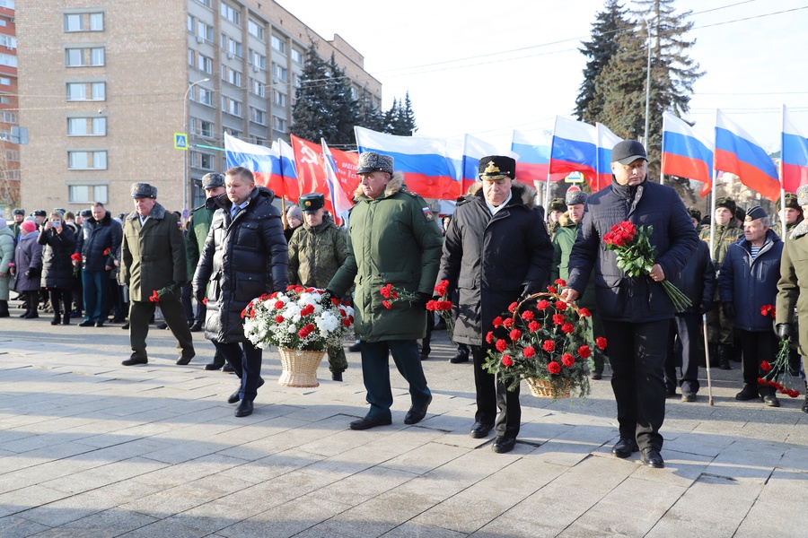 Депутат пензенского заксобрания от ЛДПР Павел Куликов почтил память Героев Отечества