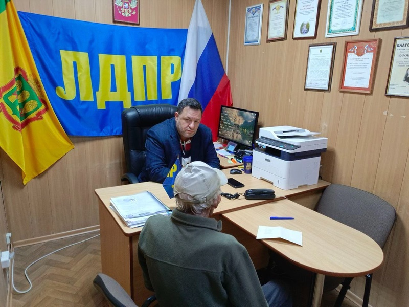  Зампред Пензенской гордумы Александр Васильев помог решить проблему пензенцев в ходе личного приема