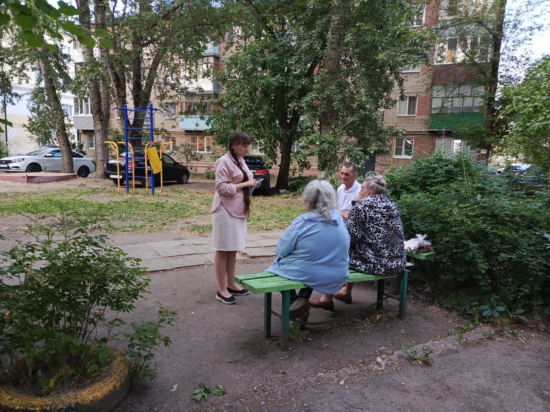 Жители Южной Поляны Пензы передают свои наказы Анне Михалищевой